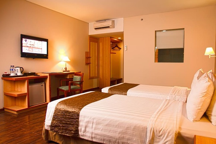 Room 6 of 49