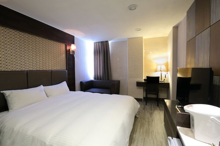 Room 15 of 61