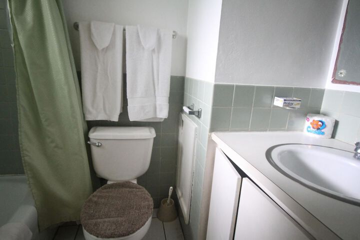 Room 21 of 33