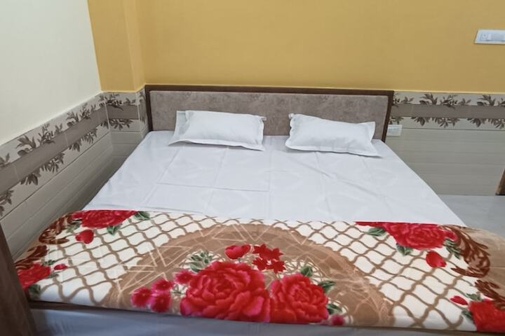 Room 2 of 12