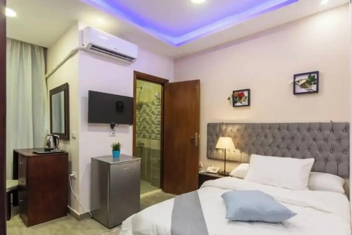 Room 15 of 36