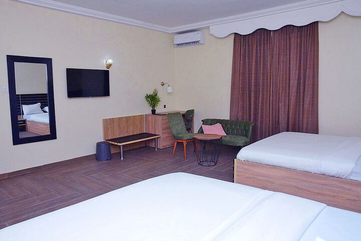 Room 13 of 44