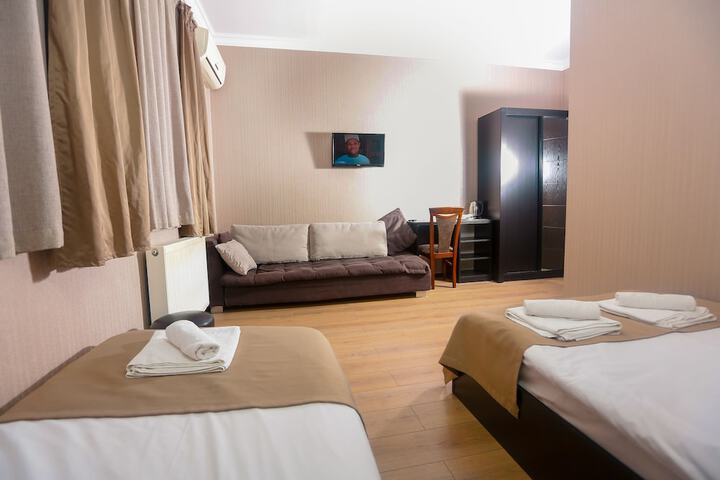 Room 7 of 37