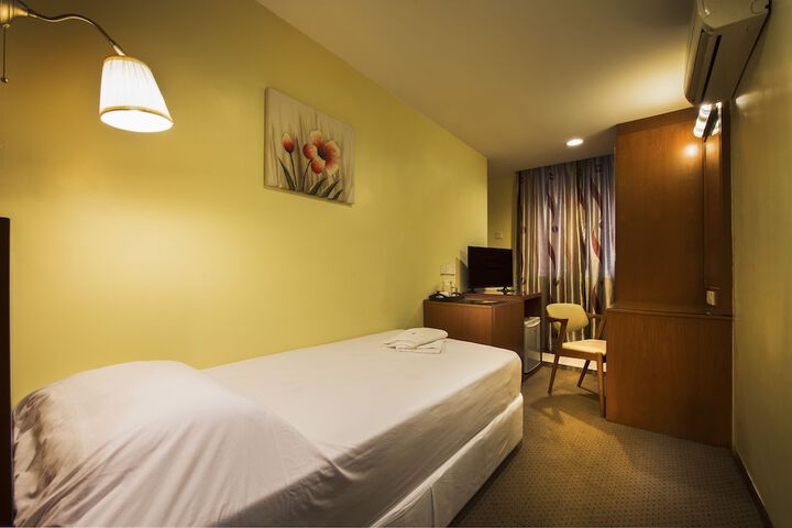 Room 14 of 23