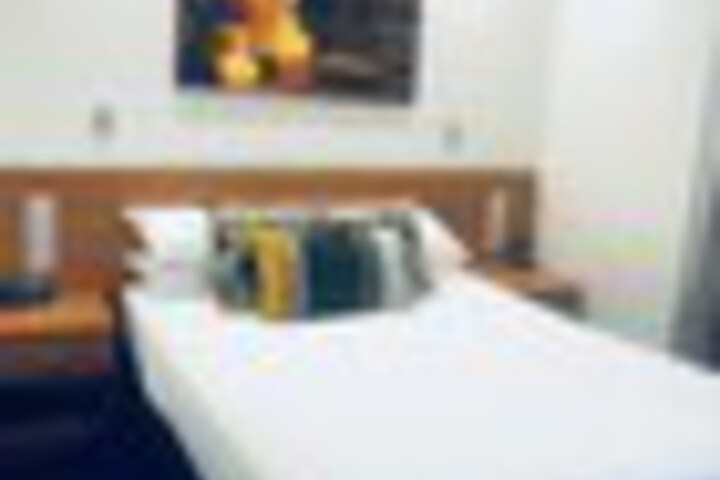 Room 26 of 159