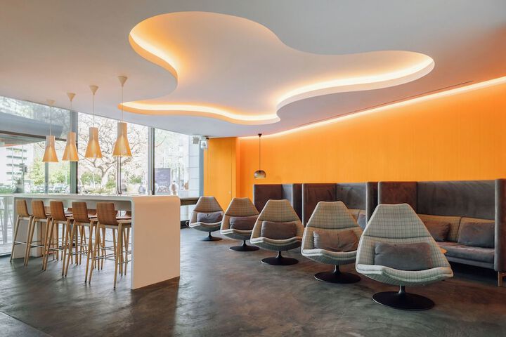 Guest Lobby