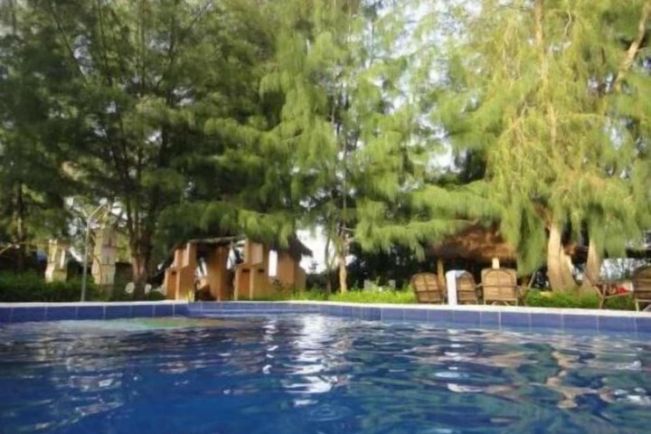 Hotel Pool