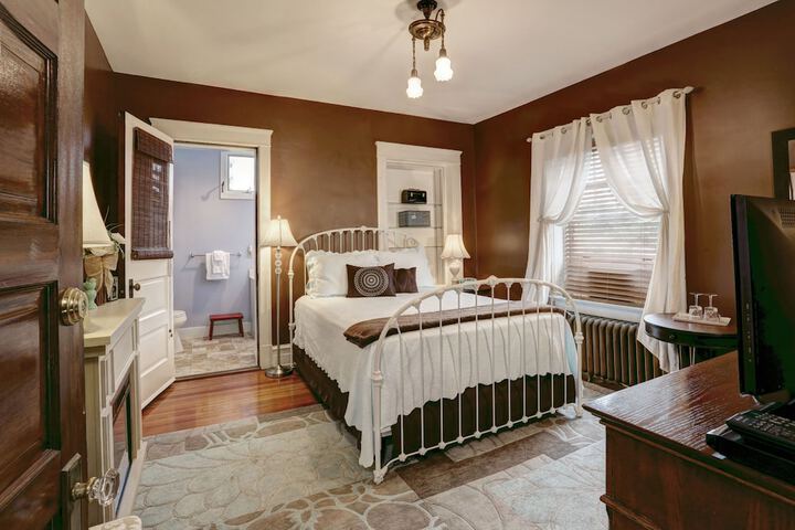Room 8 of 49