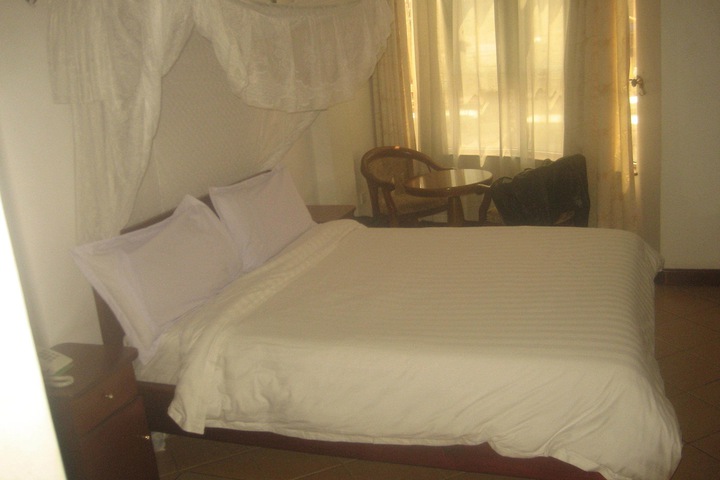 Room 10 of 64