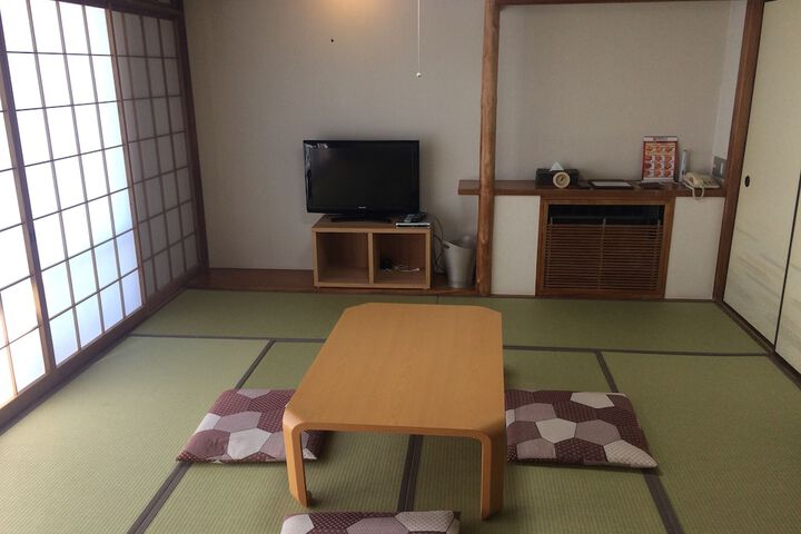 Room 7 of 50
