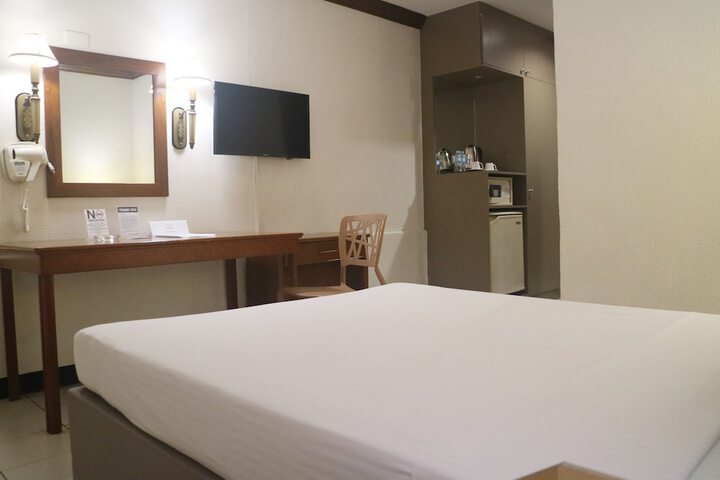Room 10 of 26