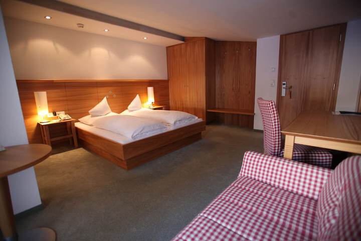 Room 29 of 90