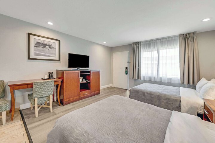 Room 6 of 36