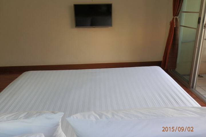 Room 16 of 79