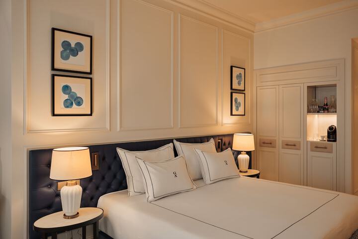 Room 15 of 158