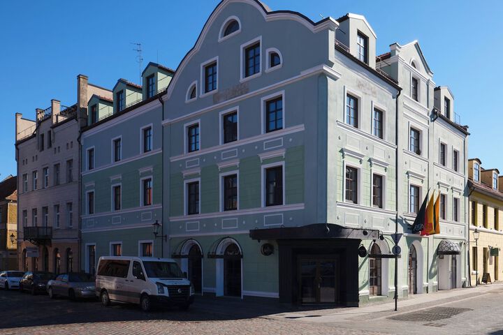 Hotel 84 of 86