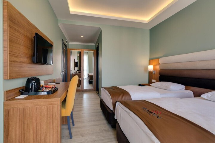 Room 18 of 48