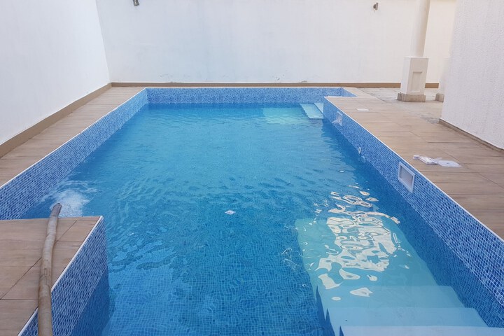 Hotel with Pool
