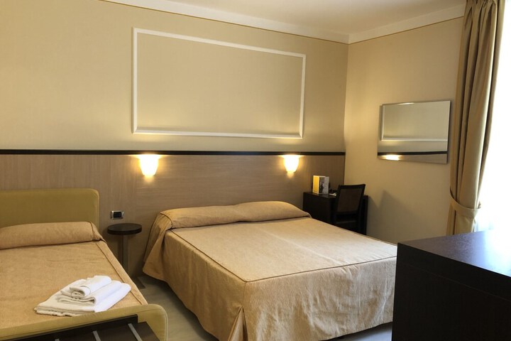 Room 18 of 65