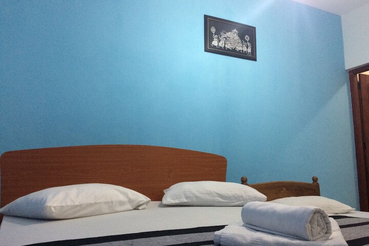 Room 12 of 17