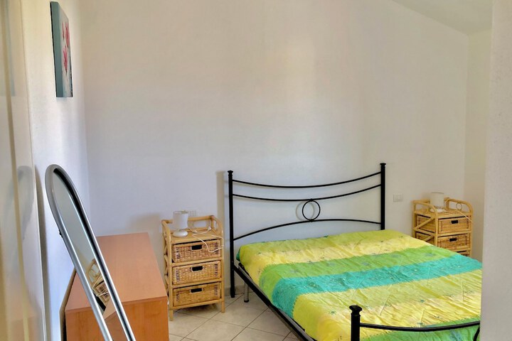 Room 9 of 50