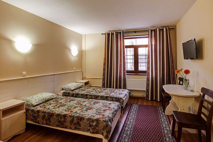 Room 5 of 63