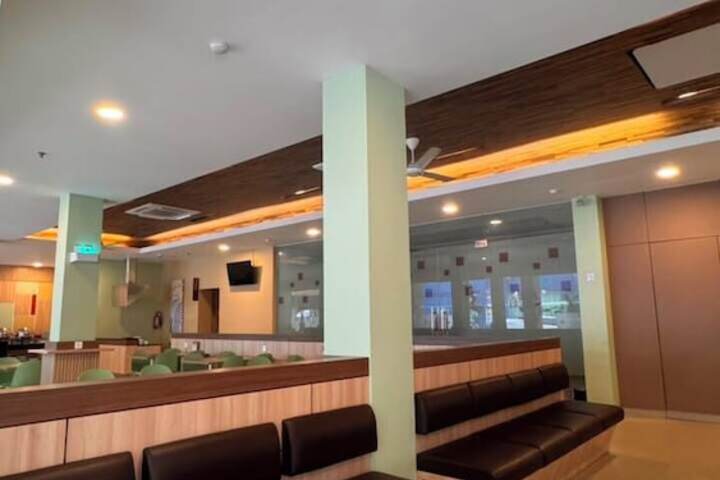 Entrance & Lobby