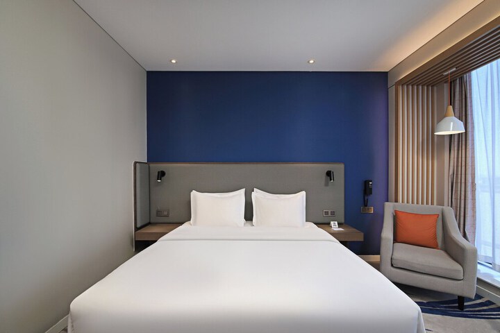 Room 34 of 67