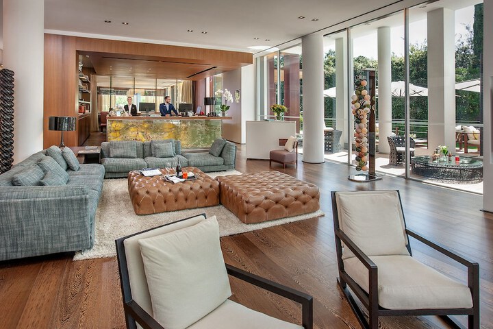 Guest Lobby