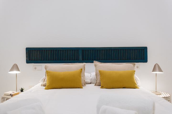 Room 32 of 317