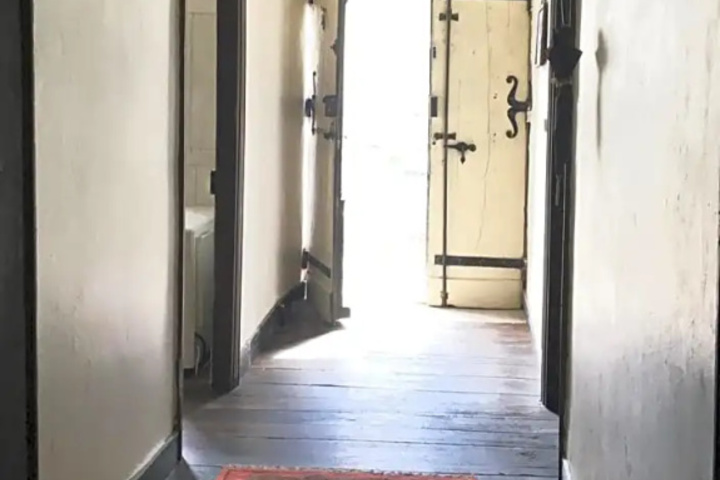 Room 14 of 18