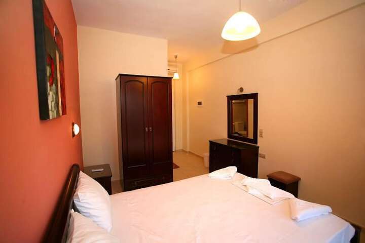 Room 3 of 56