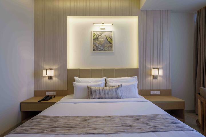 Room 32 of 97