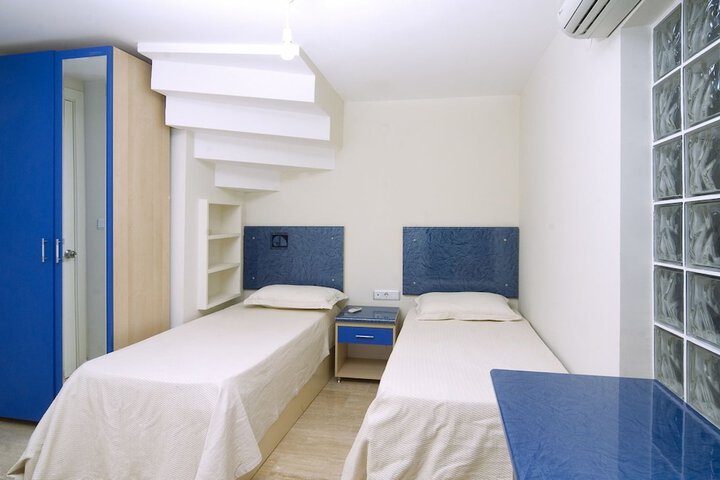 Room 3 of 58
