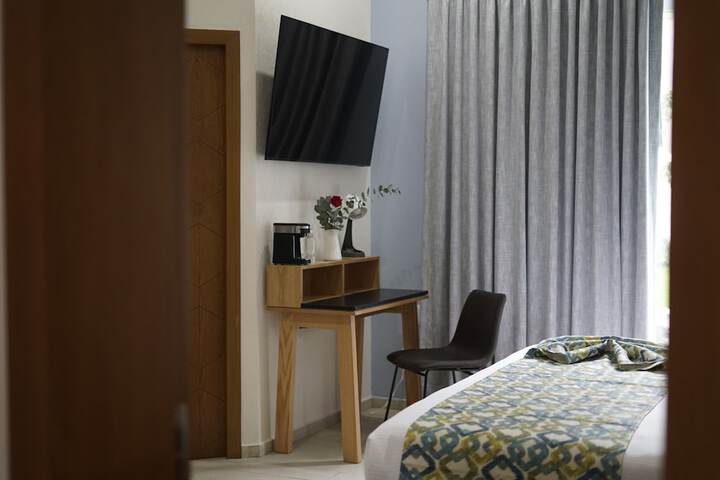 Room 18 of 33