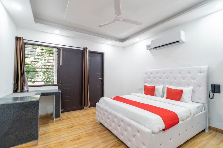 Room 14 of 19