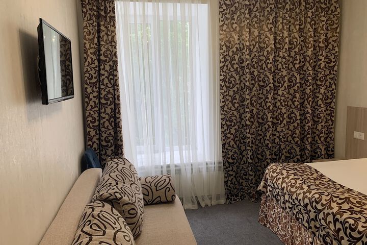 Room 3 of 62