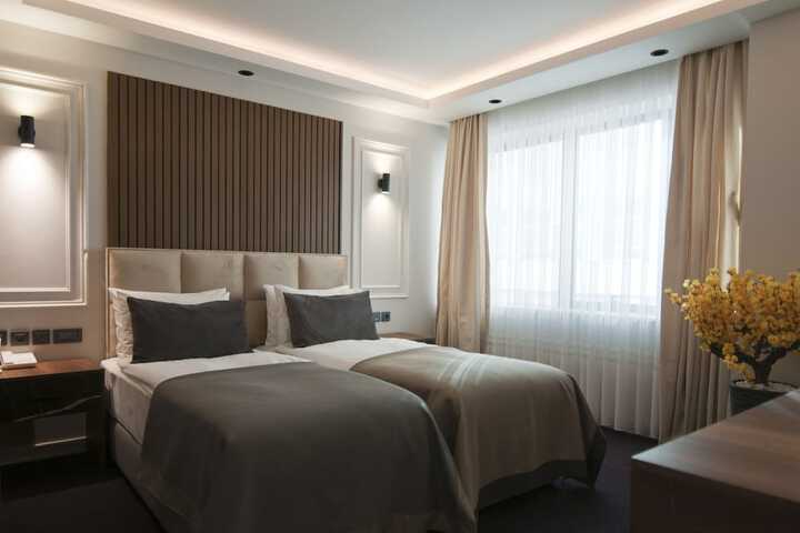 Room 45 of 76