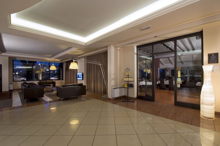 Hotel Interior 4 of 36