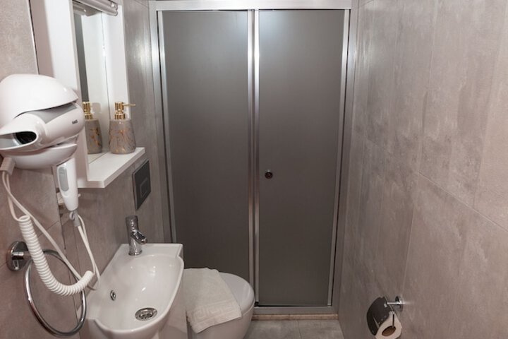 Room 21 of 25