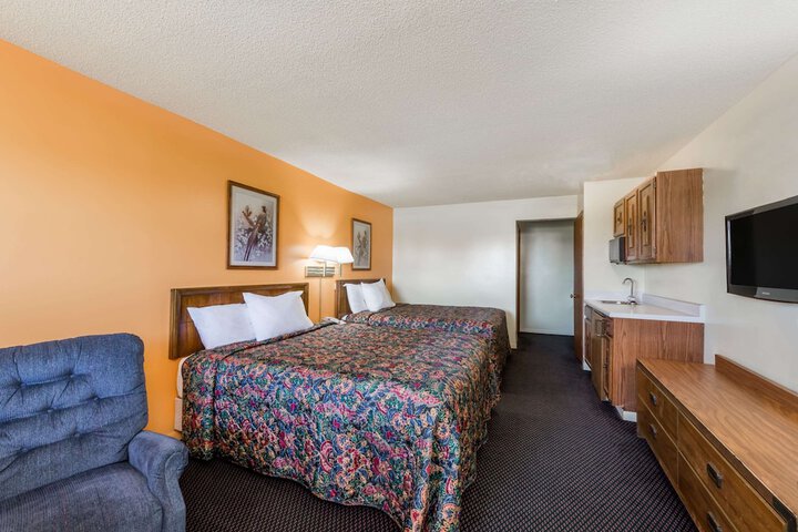 Room 13 of 35