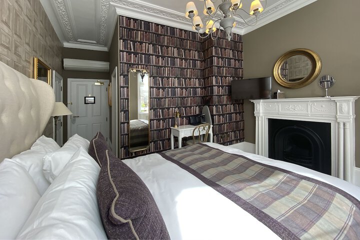 Room 13 of 71