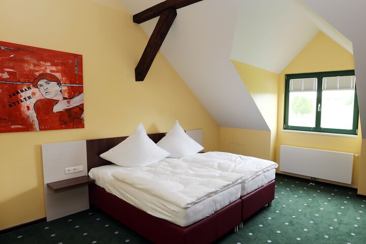 Room 3 of 26