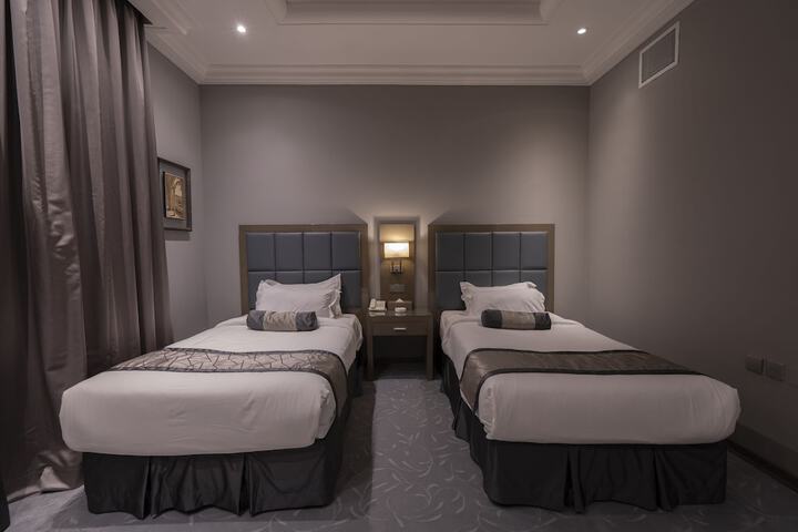 Room 10 of 40