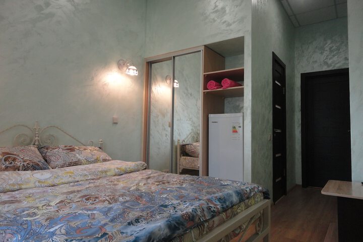 Room 10 of 19