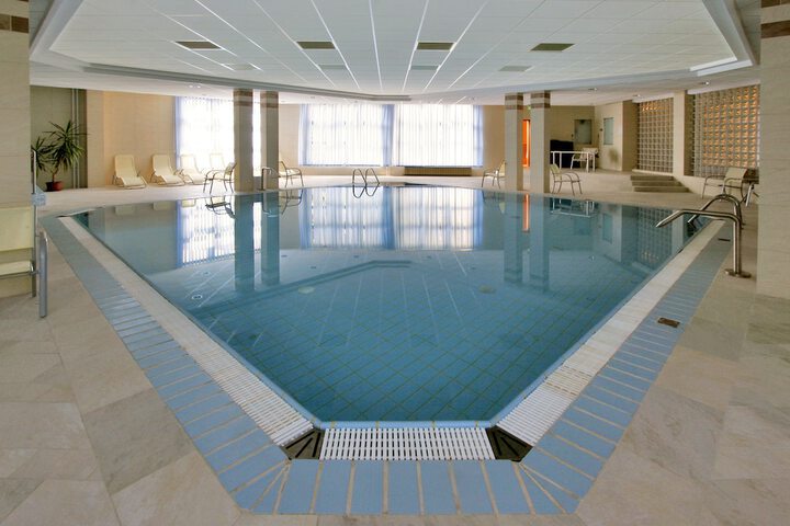 Pool 42 of 74