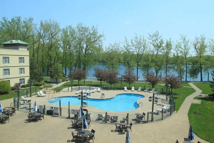 Pool 7 of 30