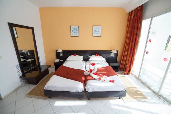 Room 10 of 45