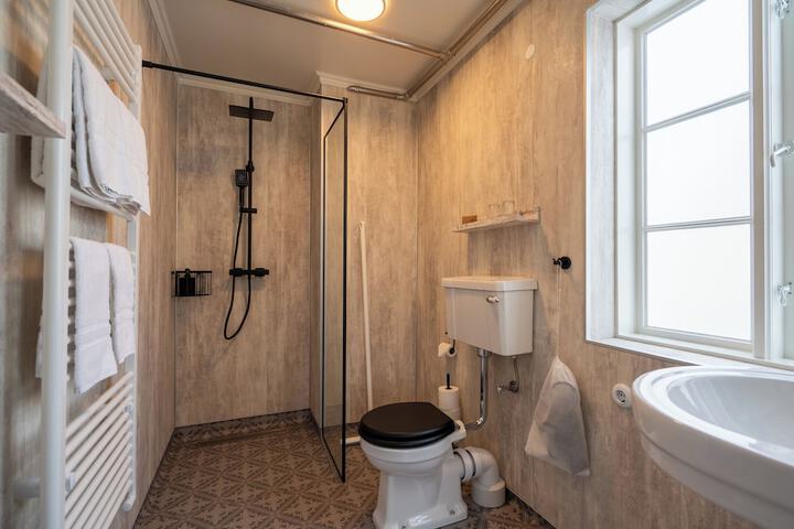 Room 156 of 179