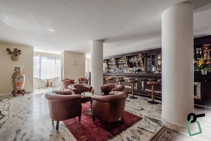 Lounge 56 of 72